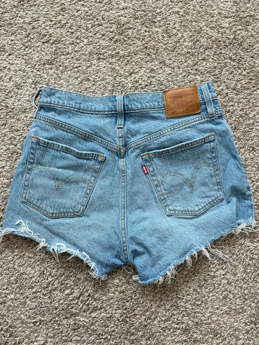 Levi’s 501 Shorts - Picture 3 of 5